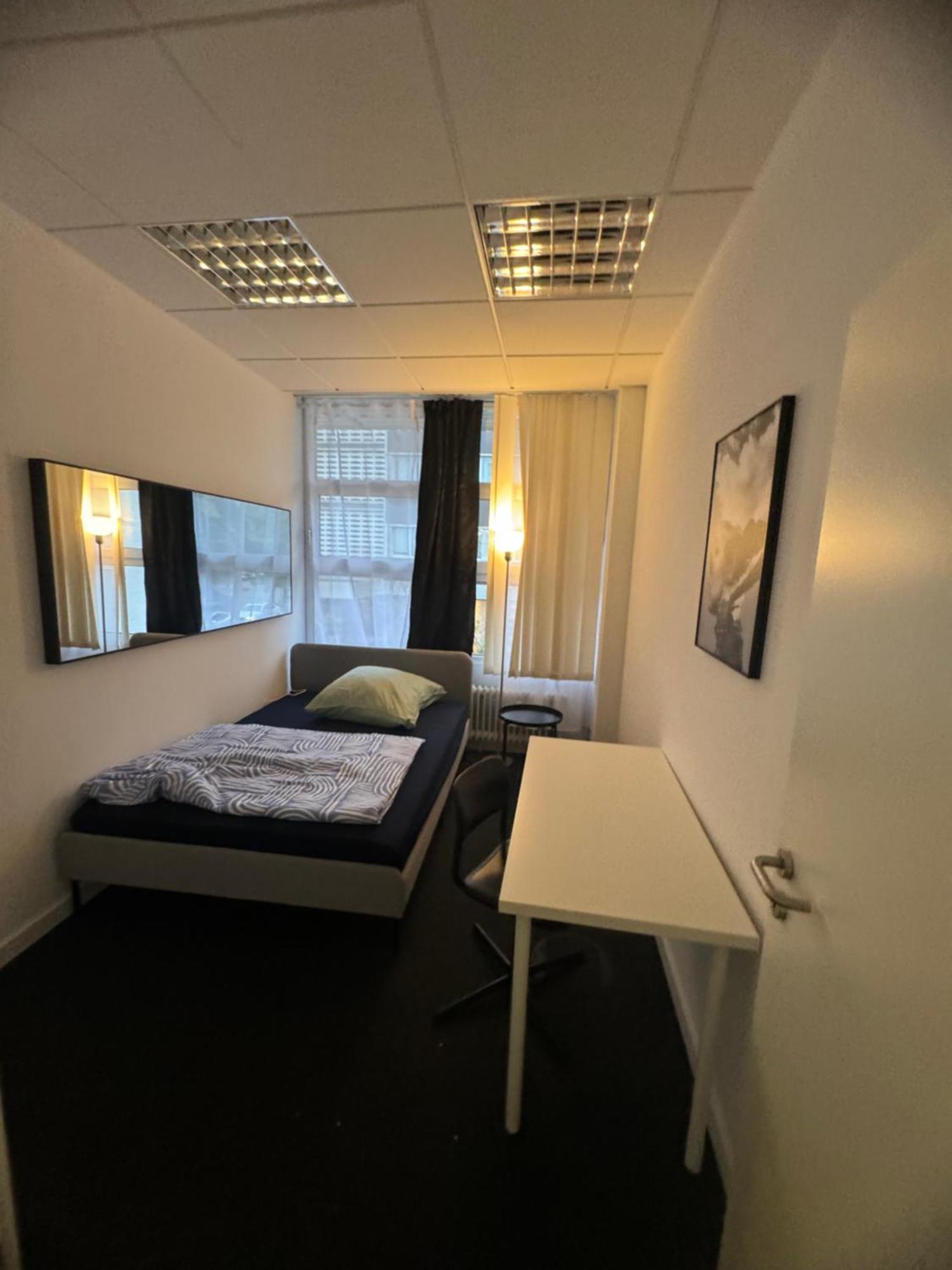 Wohnung Mit 9 Schlafzimmern Und 1 Wohnzimmer Ottobrunn Dış mekan fotoğraf