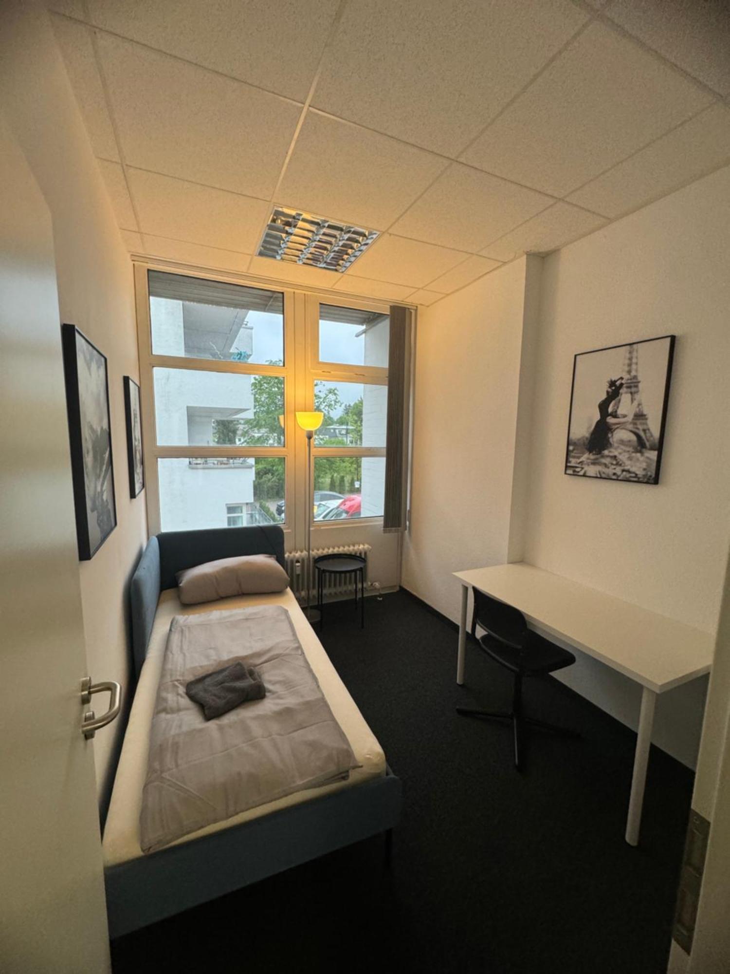 Wohnung Mit 9 Schlafzimmern Und 1 Wohnzimmer Ottobrunn Dış mekan fotoğraf